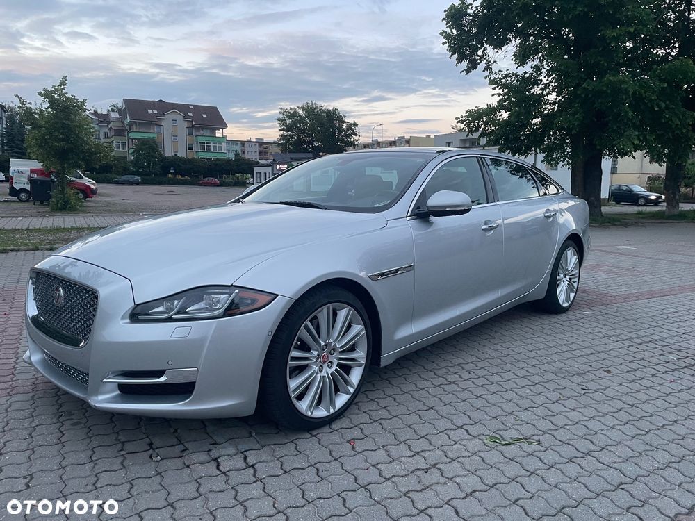 Jaguar XJ