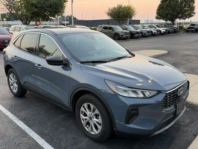 2024 FORD Escape