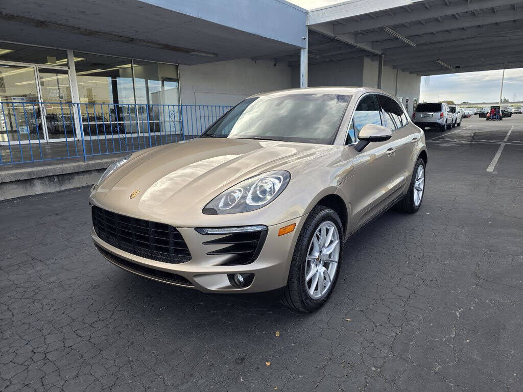 2015 PORSCHE Macan