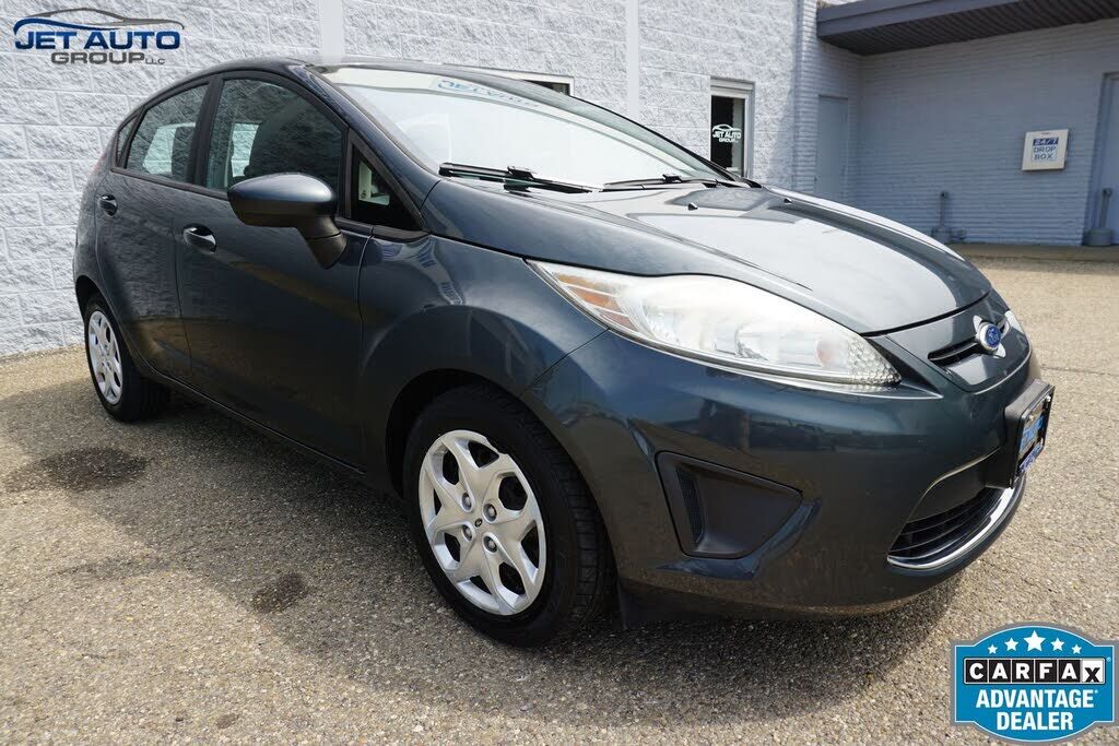 2011 FORD Fiesta