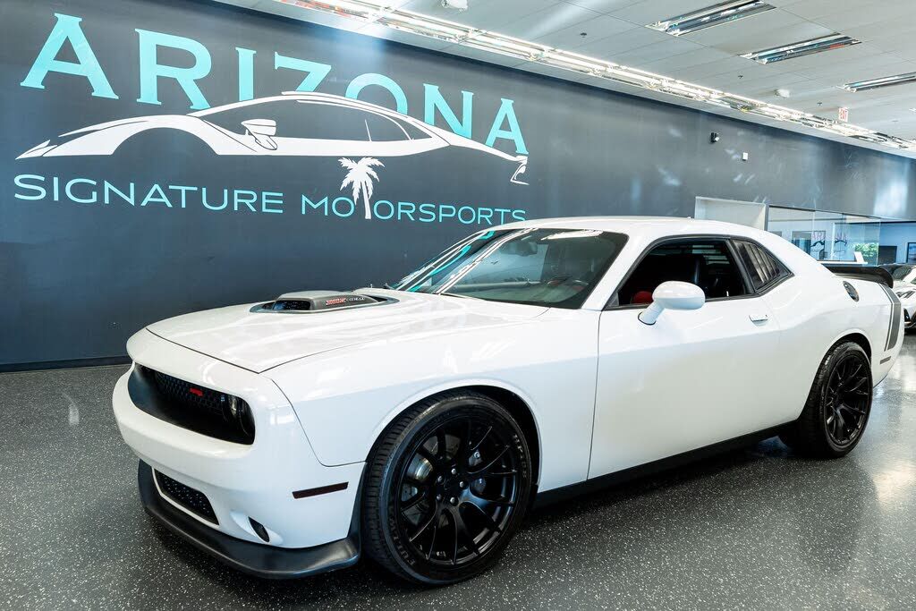2016 DODGE Challenger