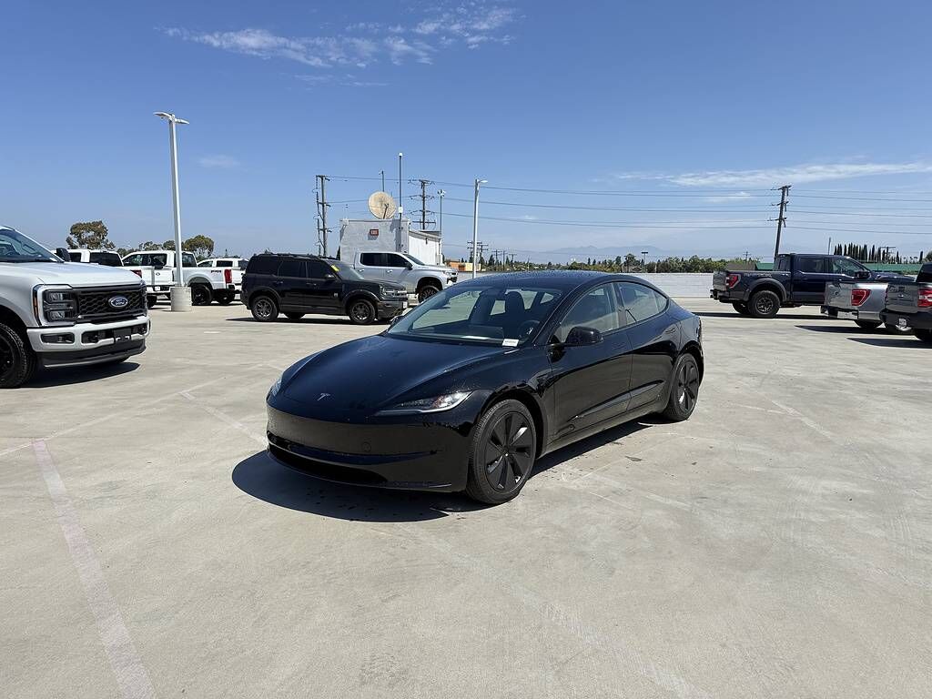 2025 TESLA Model 3