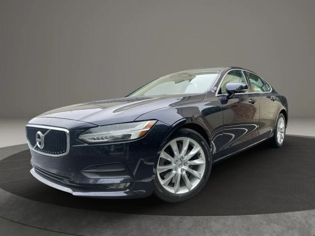 2017 VOLVO S90