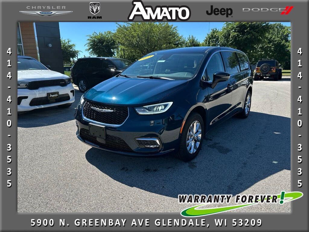 2023 CHRYSLER Pacifica