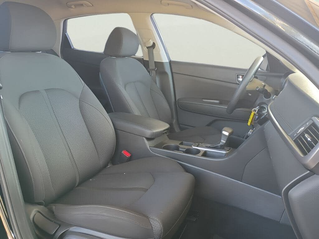 2017 KIA Optima