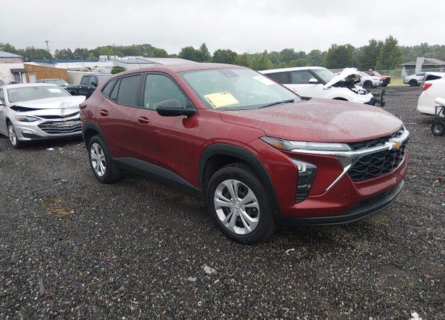 2025 CHEVROLET Trax
