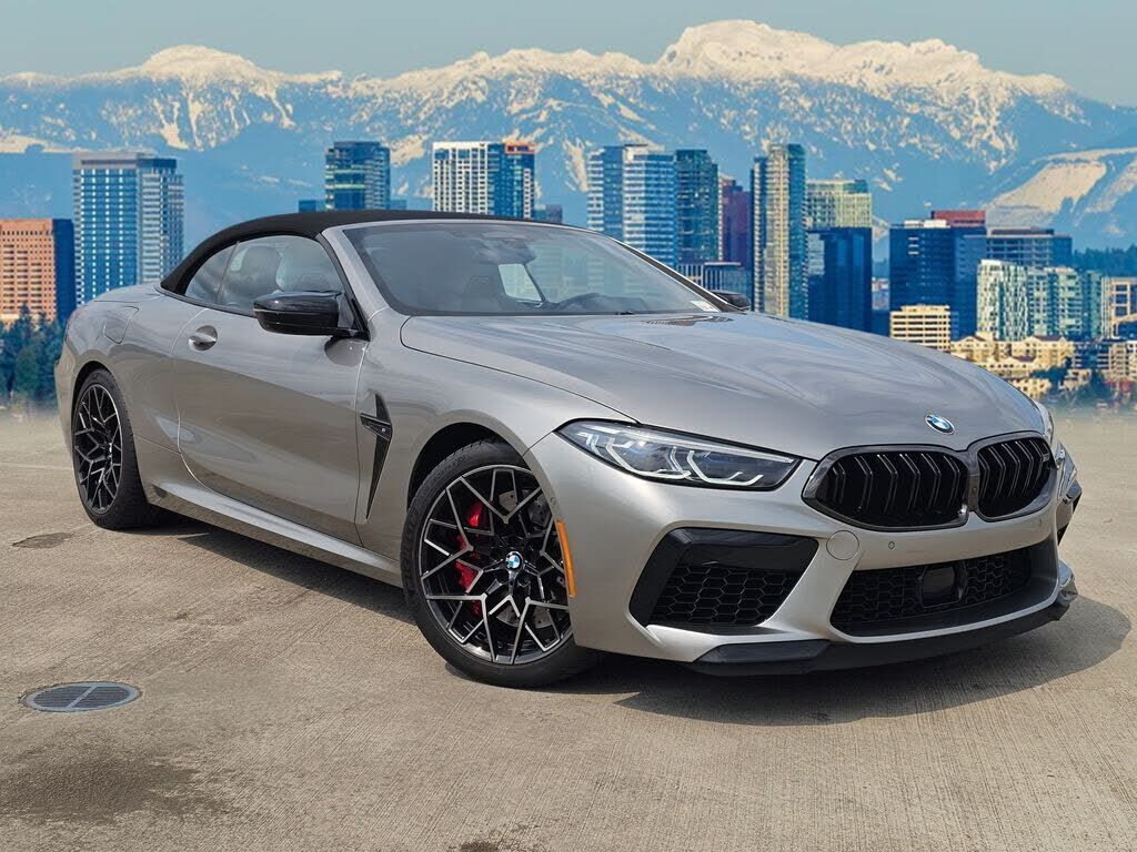2022 BMW M8