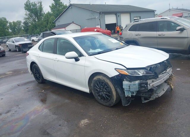 2020 TOYOTA Camry