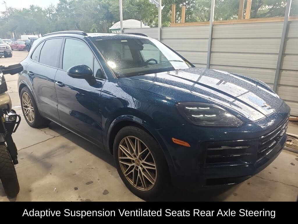 2024 PORSCHE Cayenne