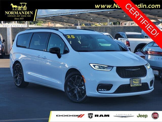 2025 CHRYSLER Pacifica