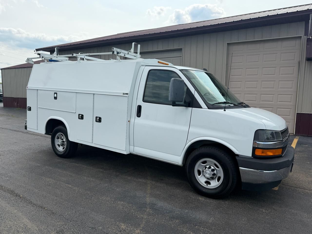 2017 CHEVROLET Express