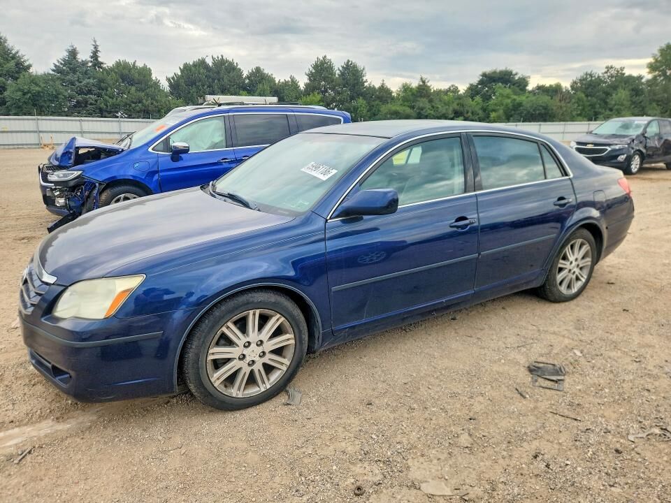 2005 TOYOTA Avalon