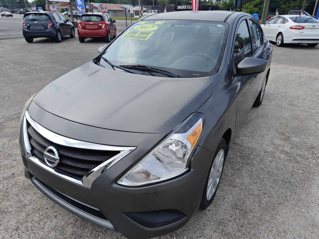 2017 NISSAN Versa