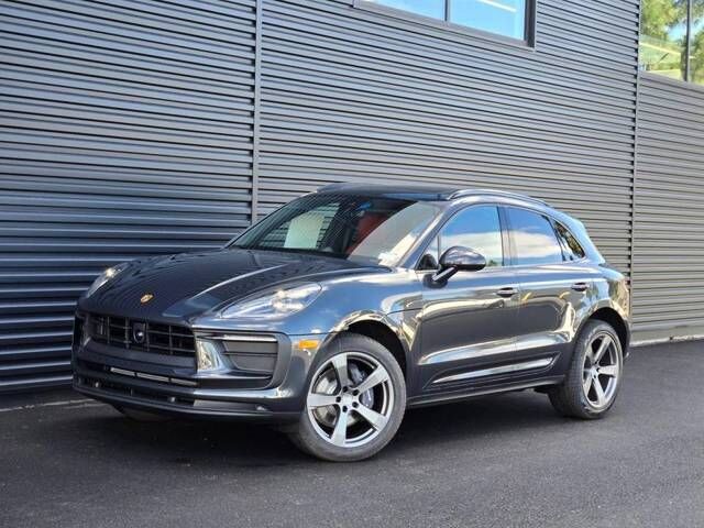 2026 PORSCHE Macan