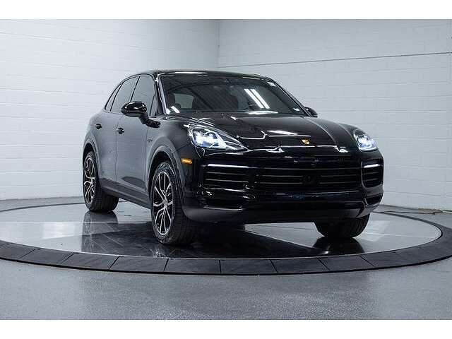 2023 PORSCHE Cayenne