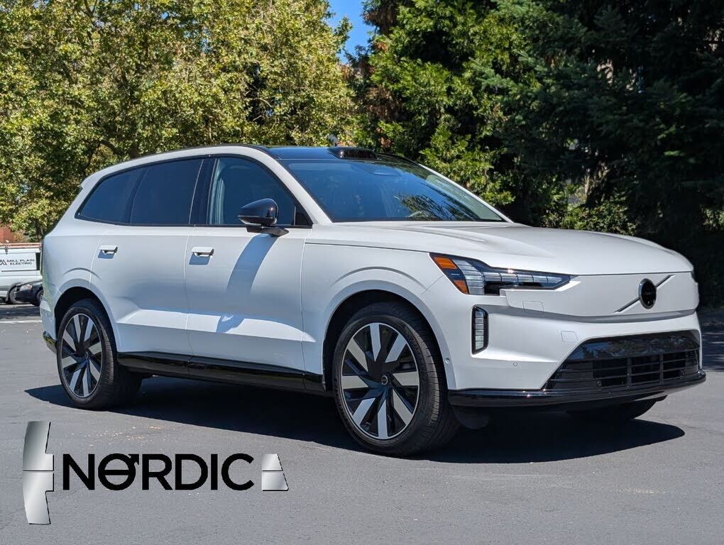 2025 VOLVO EX90