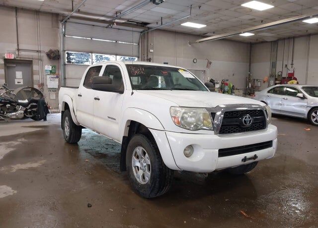 2011 TOYOTA Tacoma