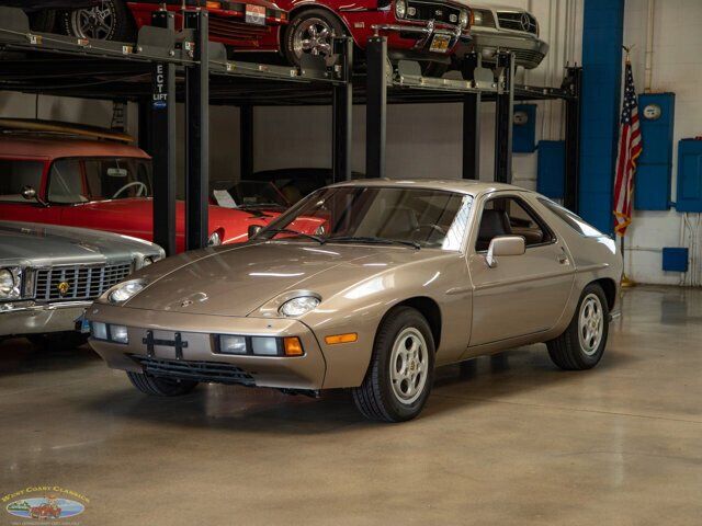 1982 PORSCHE 928
