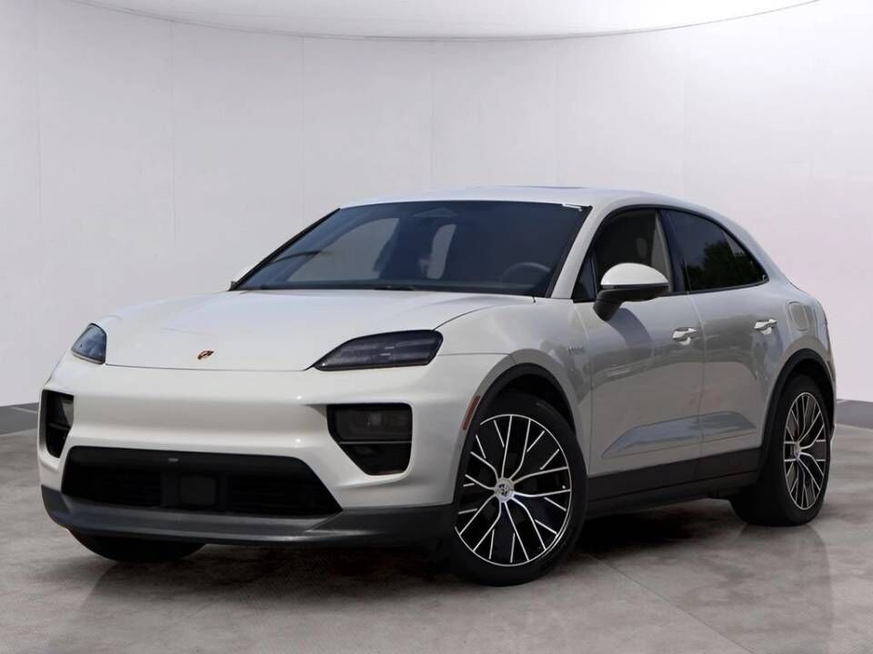 2026 PORSCHE Macan