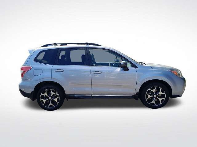 2016 SUBARU Forester