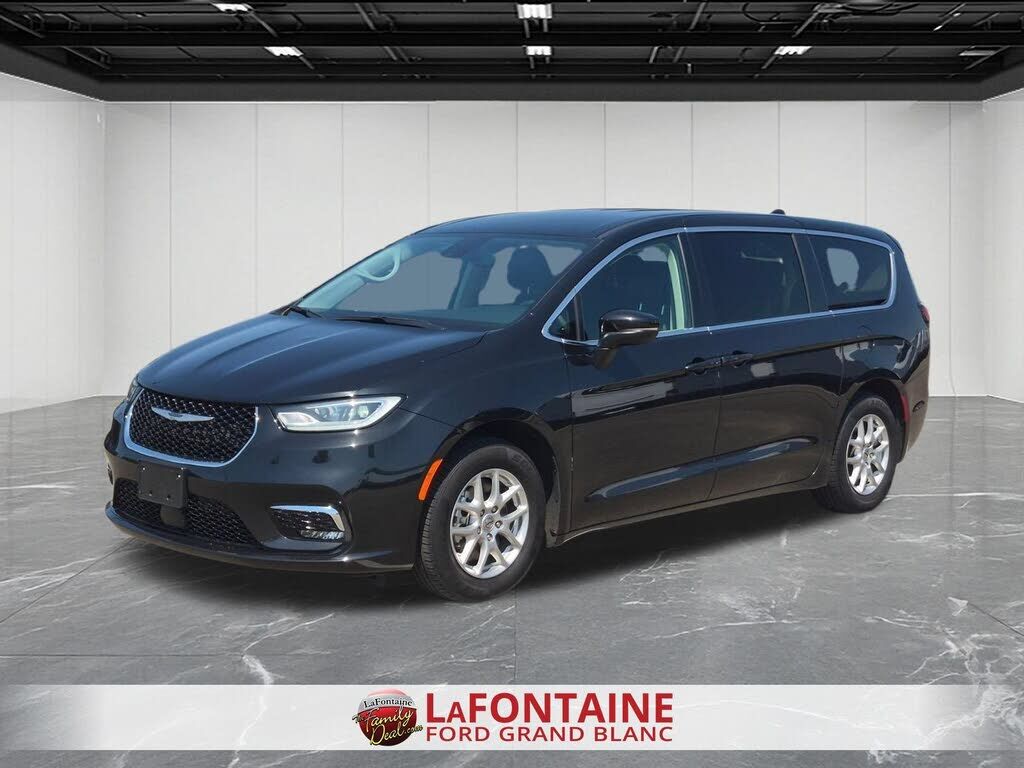2023 CHRYSLER Pacifica