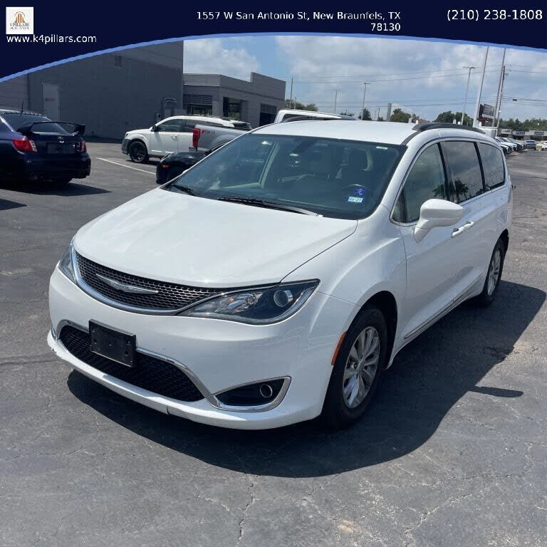2017 CHRYSLER Pacifica