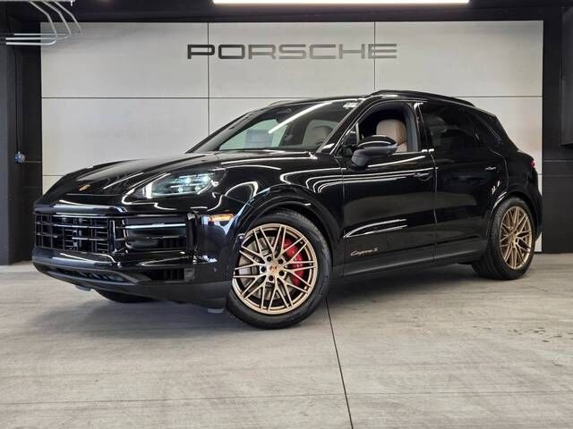 2026 PORSCHE Cayenne