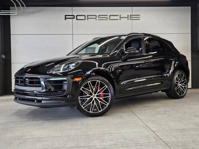 2026 PORSCHE Macan