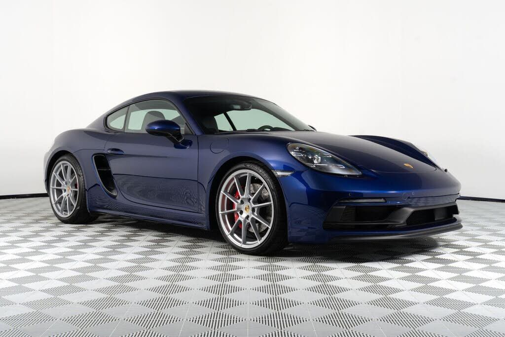 2025 PORSCHE 718
