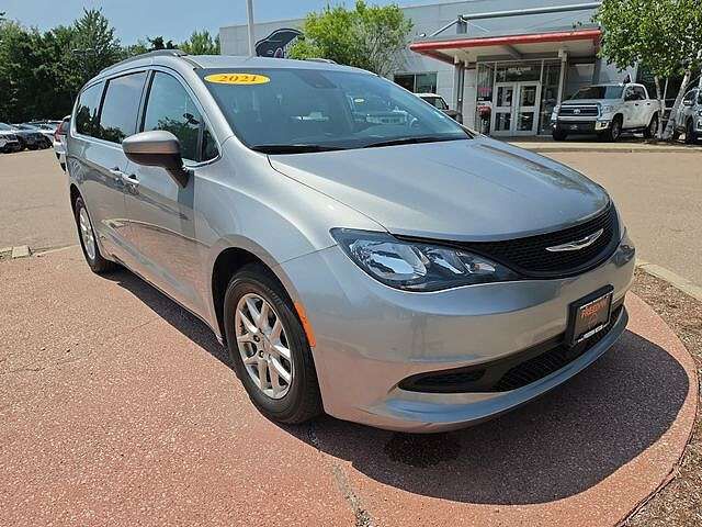 2021 CHRYSLER Voyager