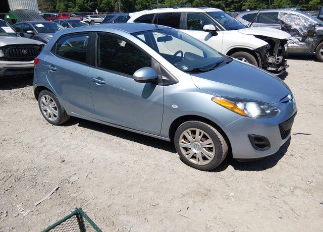2013 MAZDA Mazda2