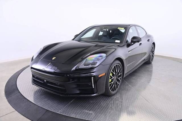 2025 PORSCHE Panamera