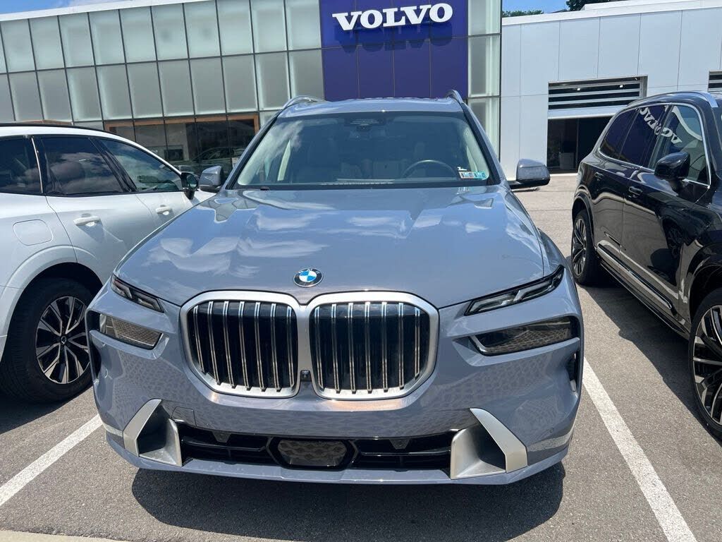 2023 BMW X7