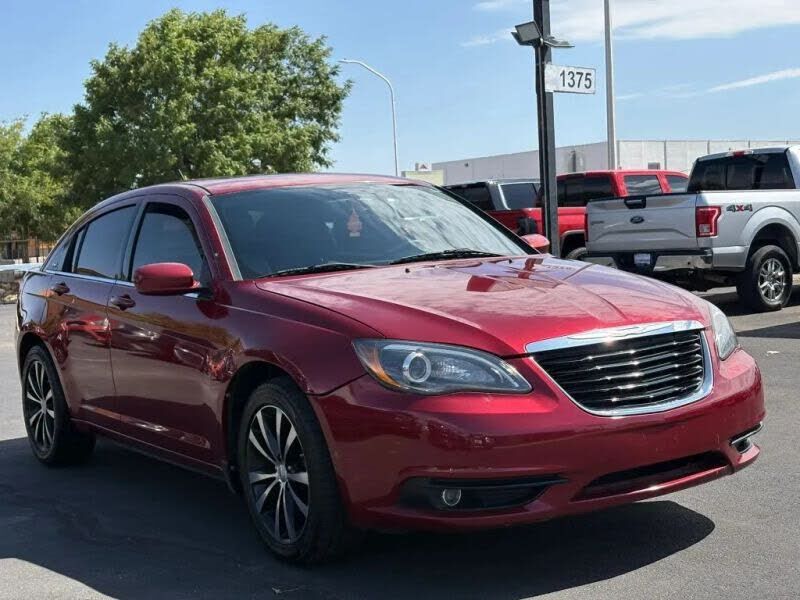 2013 CHRYSLER 200
