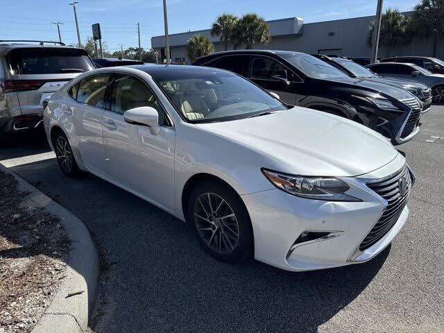 2017 LEXUS ES