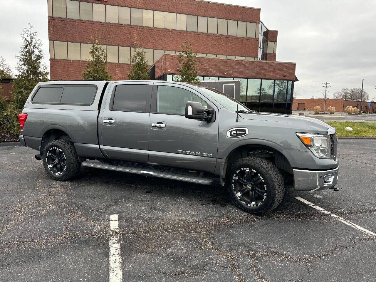 2017 NISSAN Titan