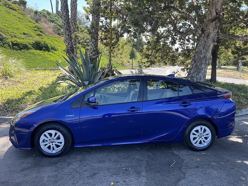2017 TOYOTA PRIUS