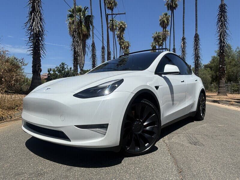 2023 TESLA Model Y