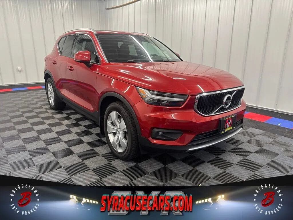 2019 VOLVO XC40