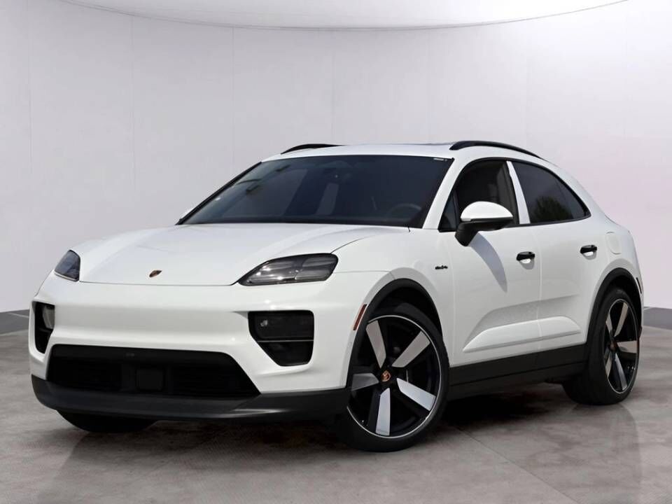 2026 PORSCHE Macan