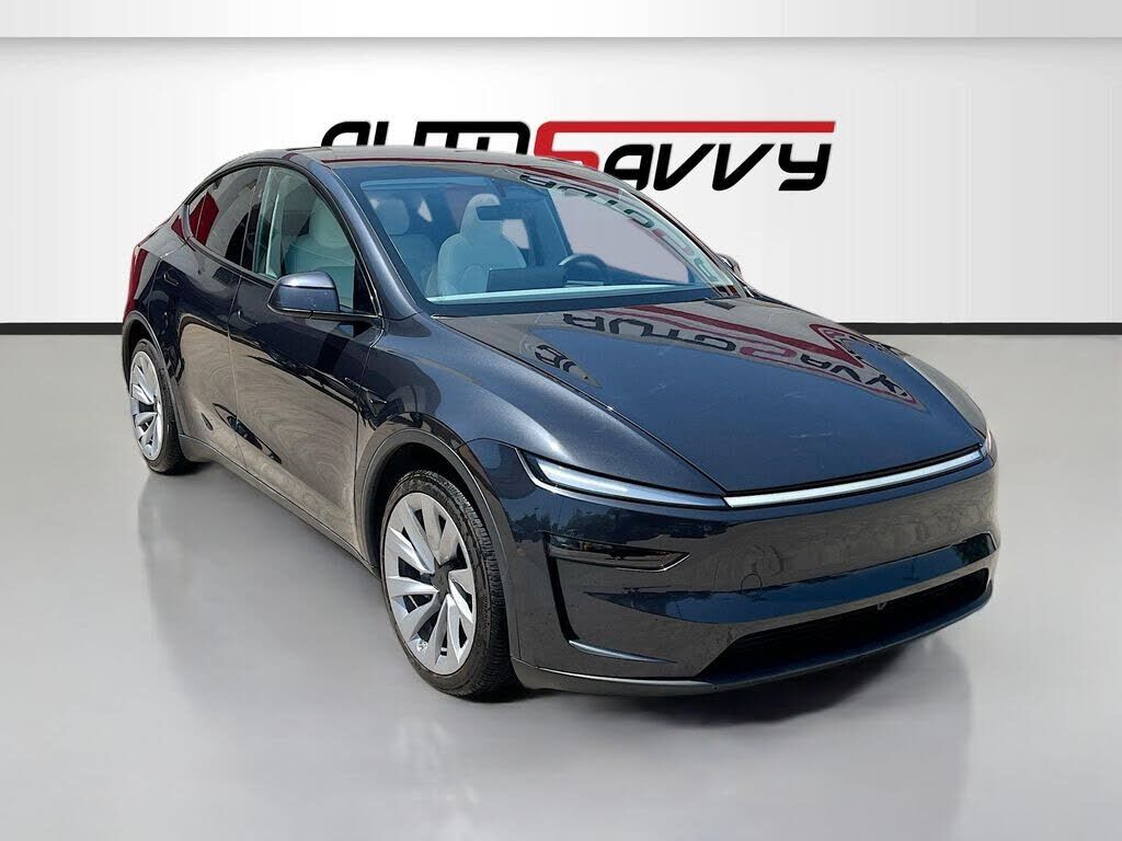 2026 TESLA Model Y