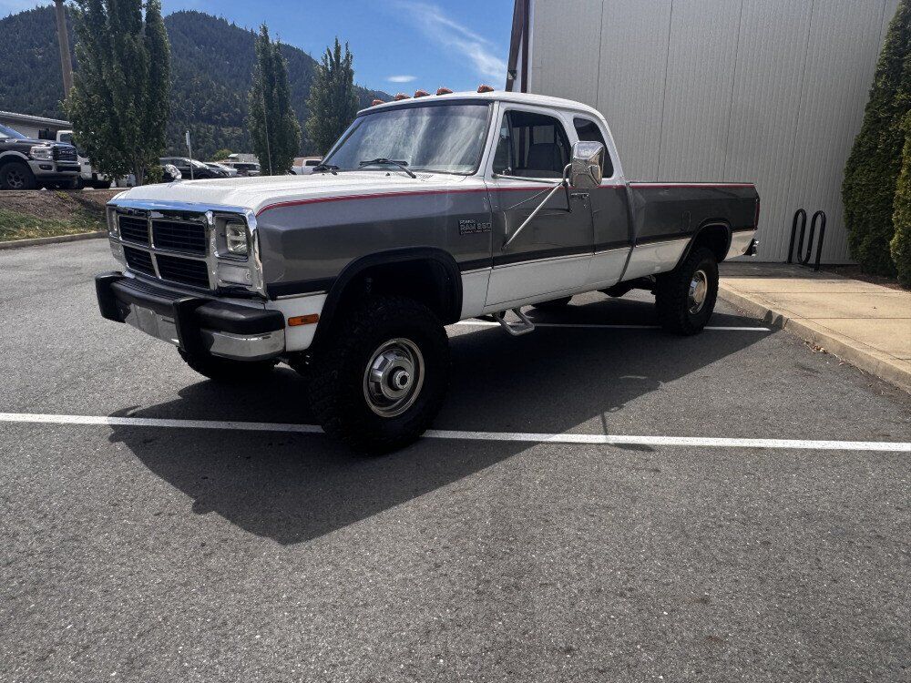 1992 DODGE W-Series