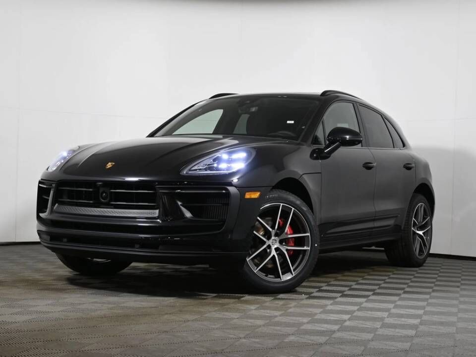 2026 PORSCHE Macan