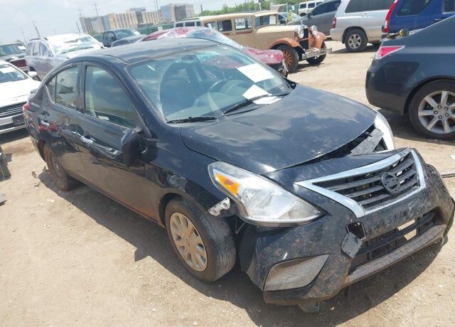 2016 NISSAN Versa