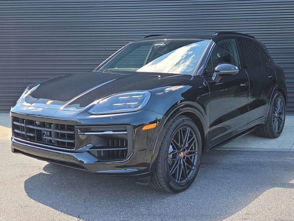2026 PORSCHE Cayenne