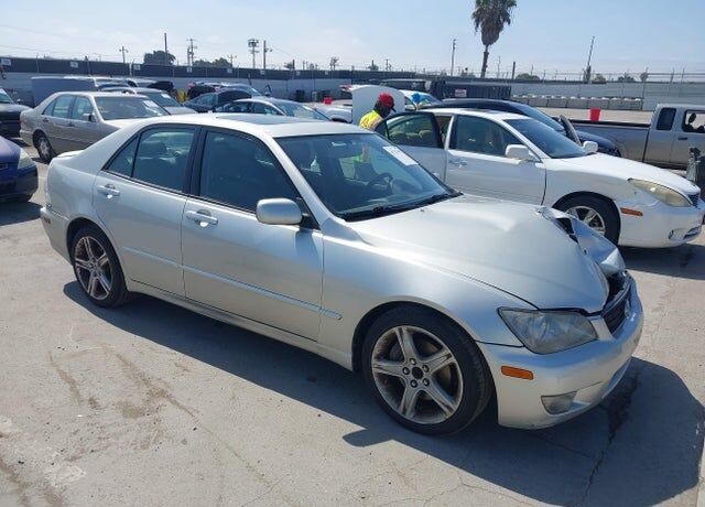 2004 LEXUS IS