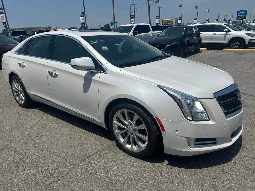 2017 CADILLAC XTS