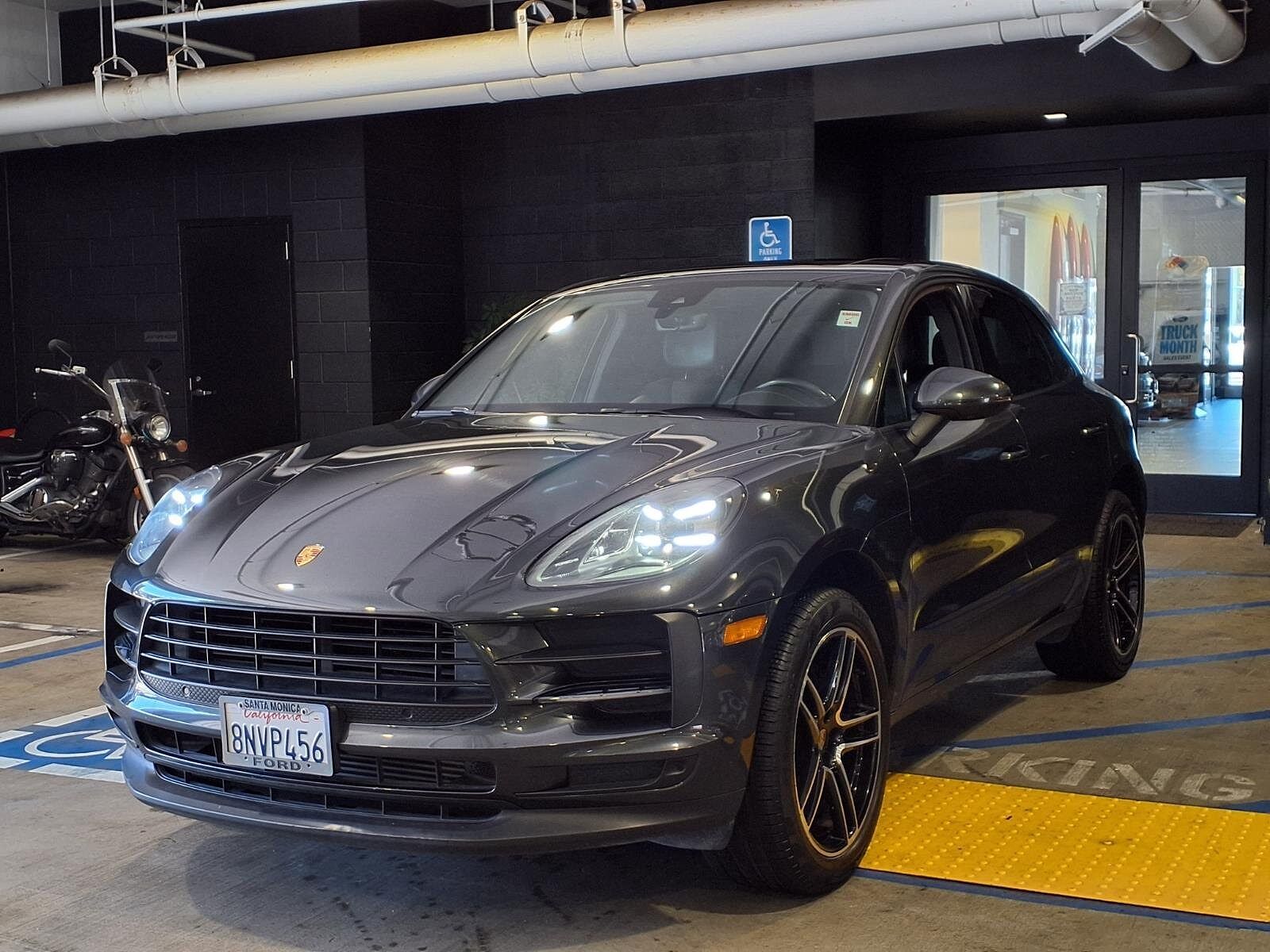 2020 PORSCHE Macan
