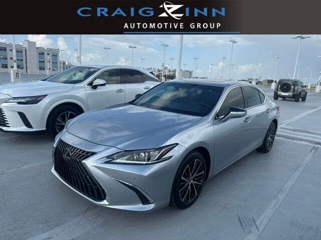2025 LEXUS ES