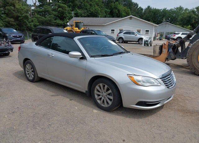 2012 CHRYSLER 200